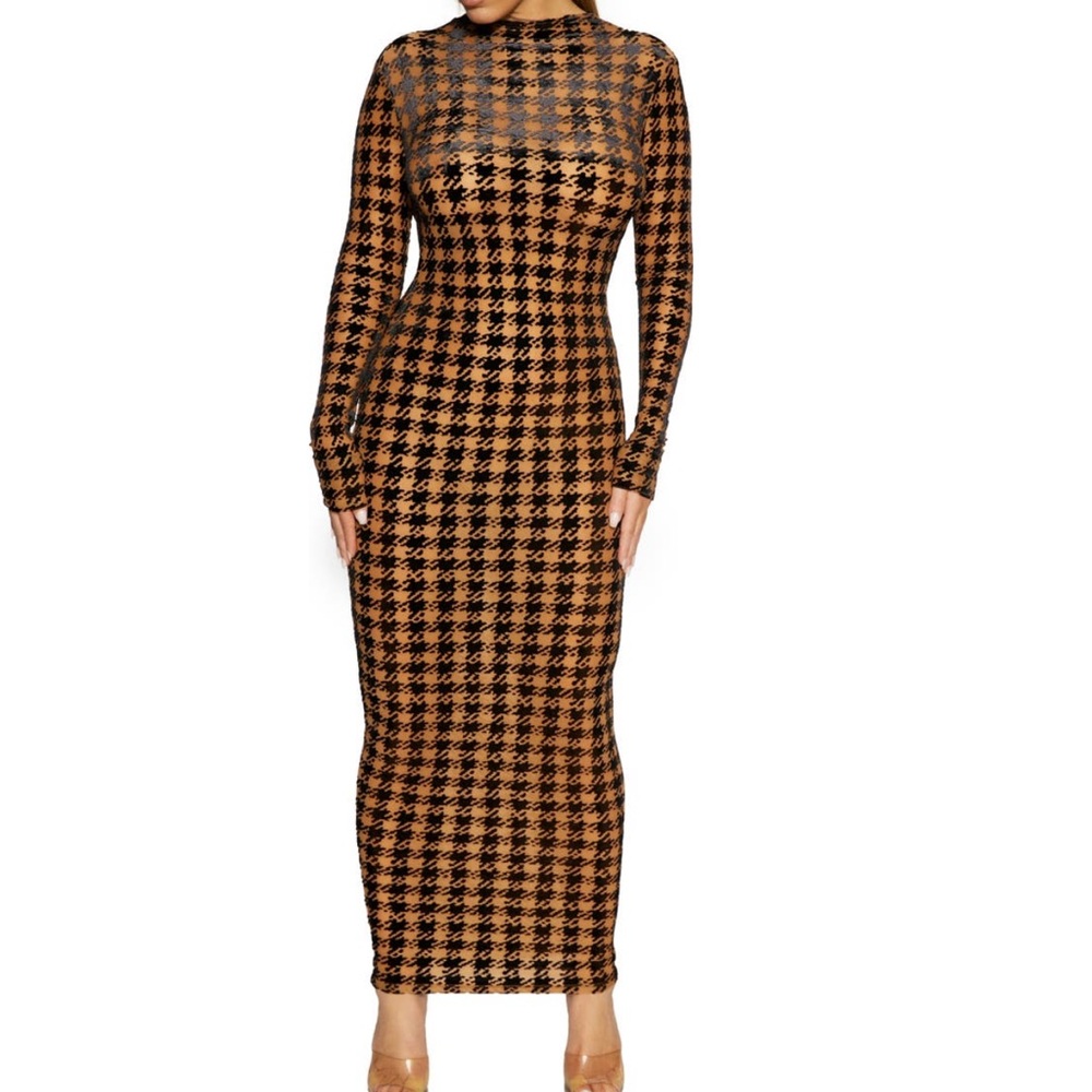 NWOT Naked Wardrobe Maxi Dress back keyhole cutout